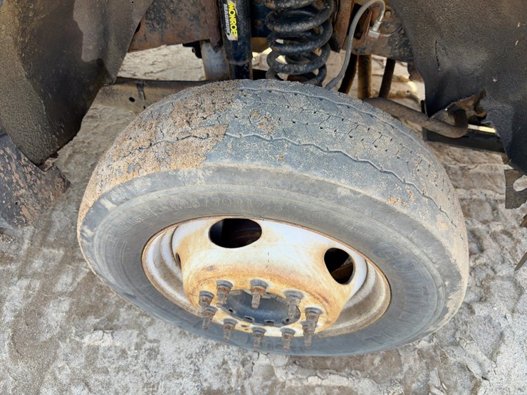 2012-ford-f550-xl-image-12