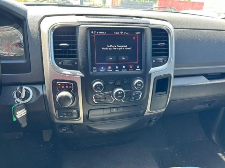 2019-ram-1500-slt-image-11