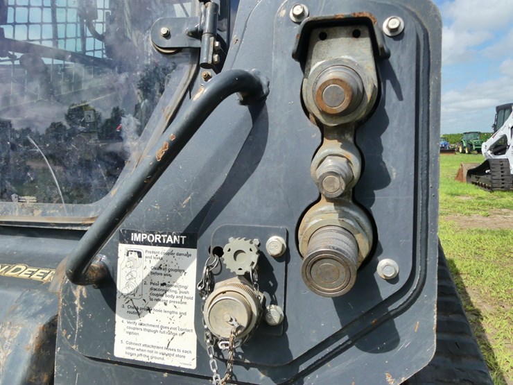 2020-deere-333g-image-12