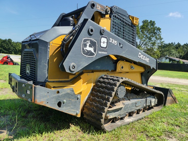 2024-deere-335p-image-3