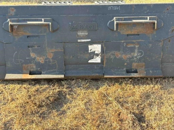 bobcat-skid-steer-tooth-bucket-image-4