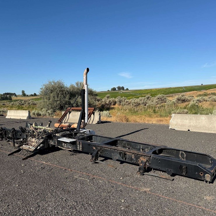 2013 Volvo VNL Truck Frame