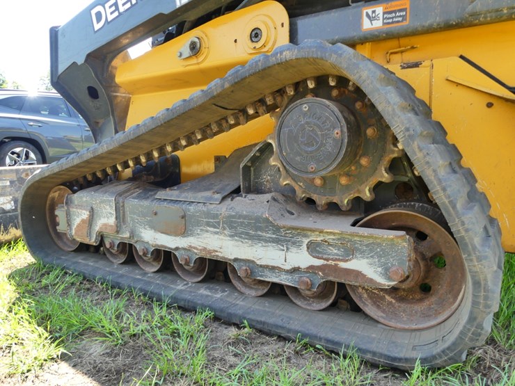 2023-deere-333g-image-6