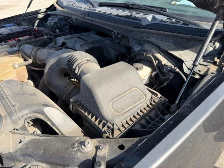 2018-ford-f150-xlt-image-30