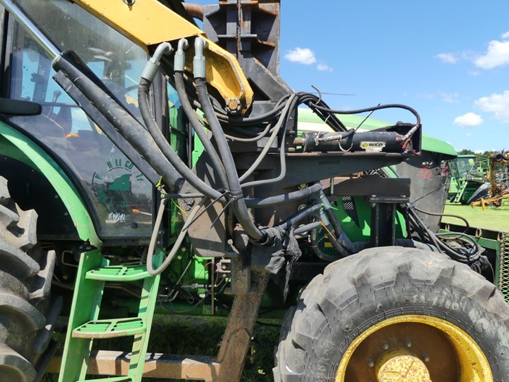 2014-john-deere-6105d-image-13