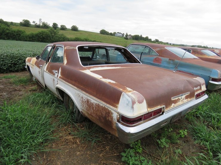 1966-chevrolet-impala-4dr-sedan-image-5