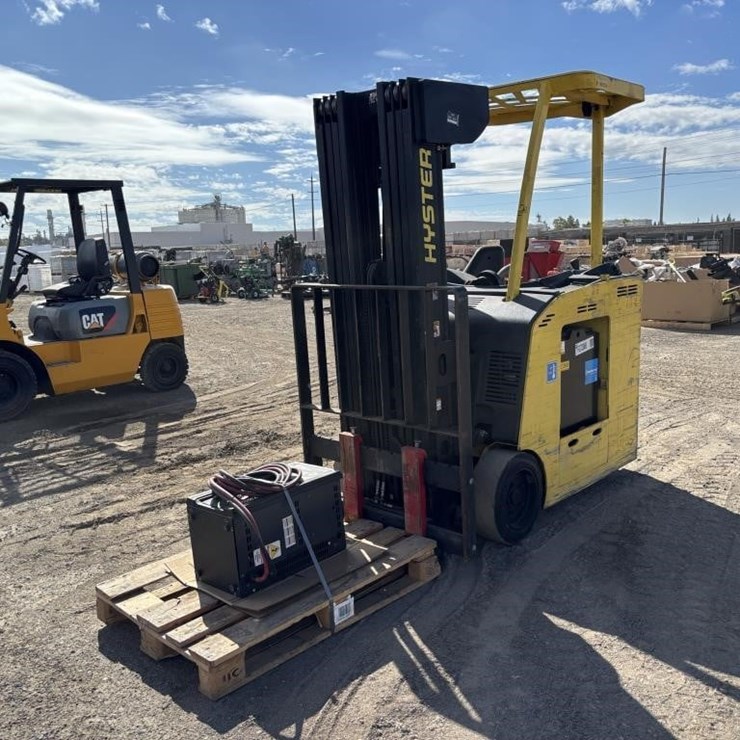 Hyster E40HSD3-21 Forklift