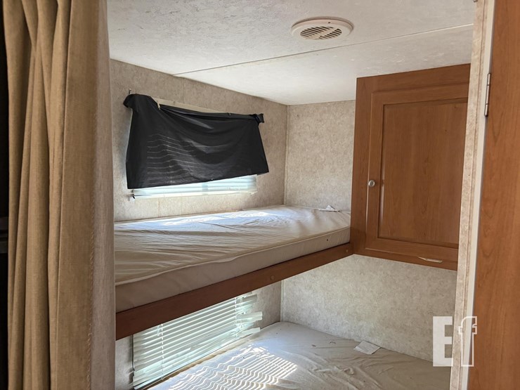 2007-keystone-rv-co-passport-ultra-lite-280bh-image-15