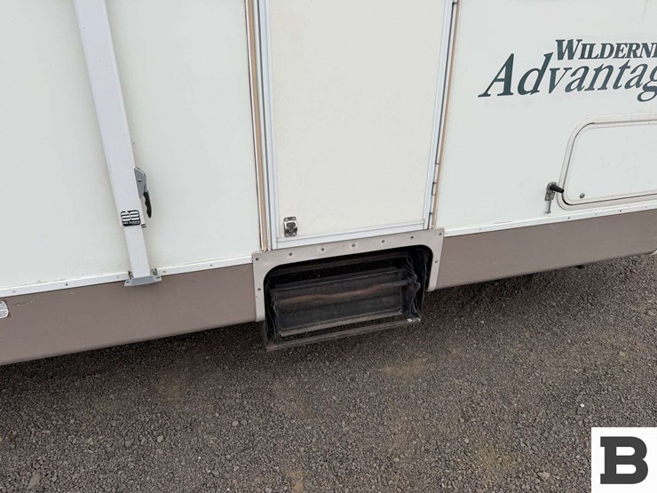 2004-fleetwood-wilderness-advantage-travel-trailer-image-32