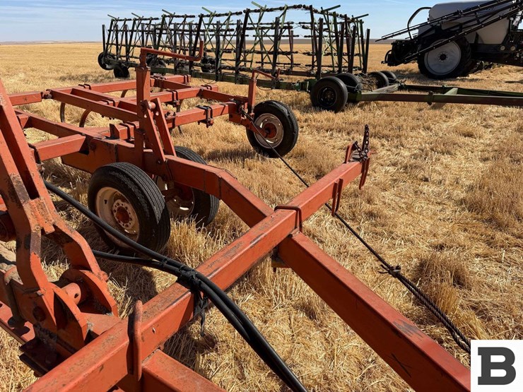 allis-chalmer-800-chisel-plow-image-15
