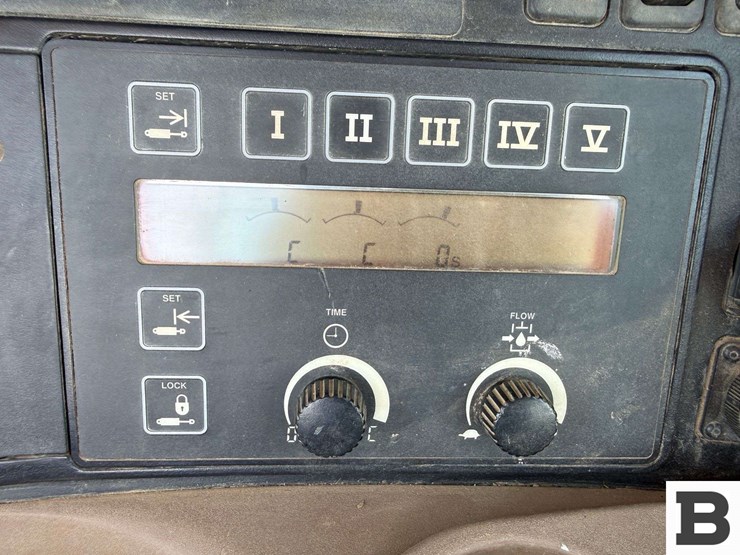 2001-john-deere-8110-image-60