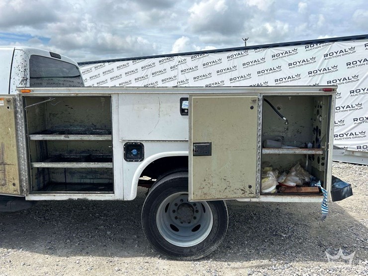 2016-ford-f550-image-11