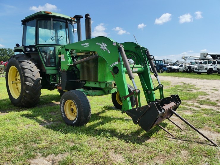 john-deere-4440-image-2
