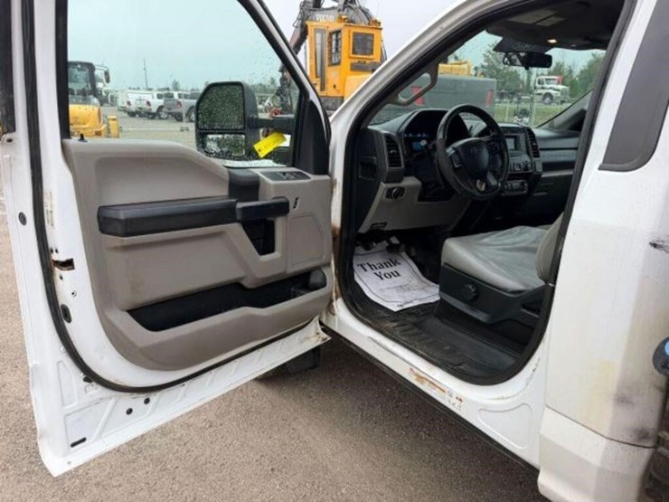 2017-ford-f550-xl-image-20