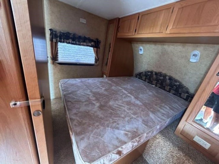 2010-keystone-laredo-28rbs-t/a-travel-trailer-4ydt-image-51