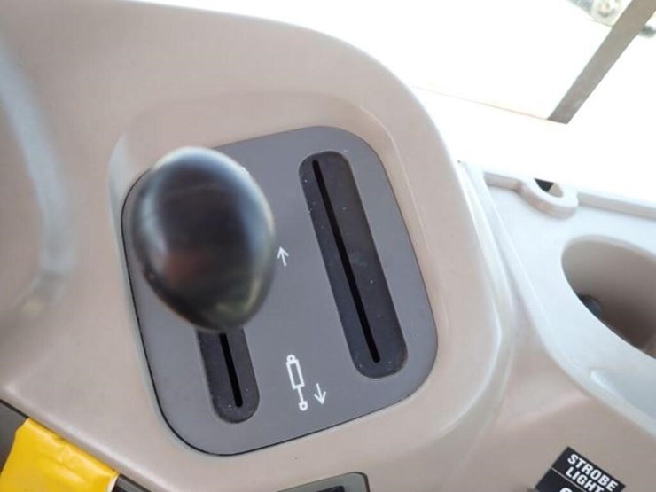 2009-kubota-m135x-image-23