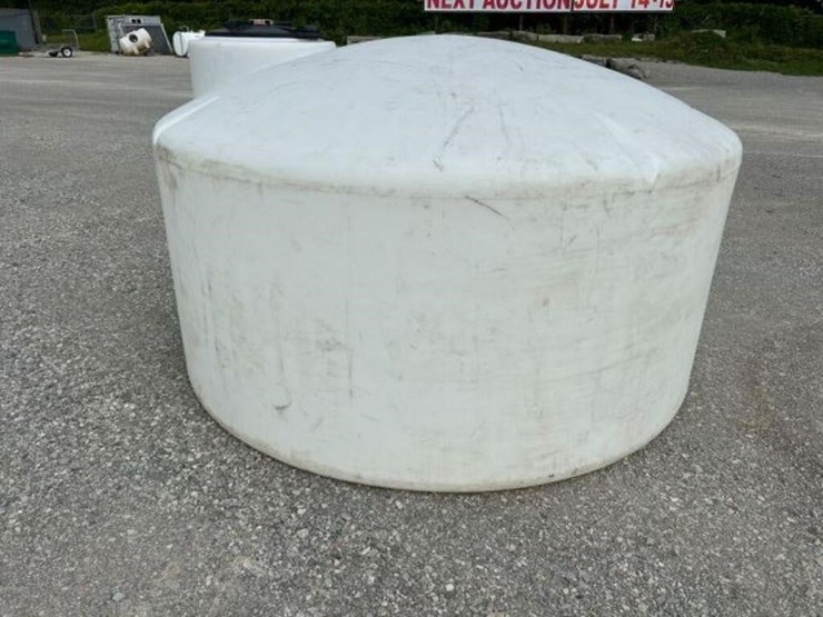1100-gal-polyethylene-water-tank-image-4