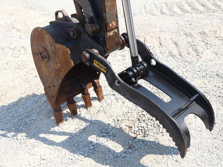 2017-deere-35g-image-21