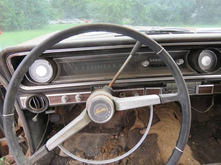 1965-chevrolet-impala-4dr-sedan-image-8