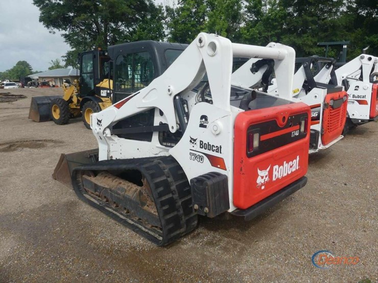 2022-bobcat-t740-image-10
