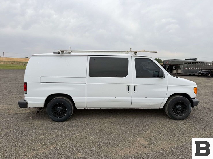 2006-ford-cargo-image-7