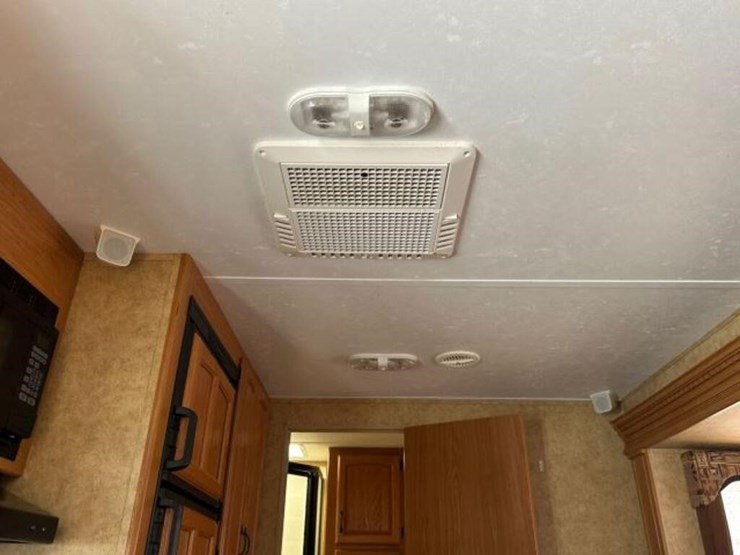 2010-keystone-laredo-28rbs-t/a-travel-trailer-4ydt-image-75