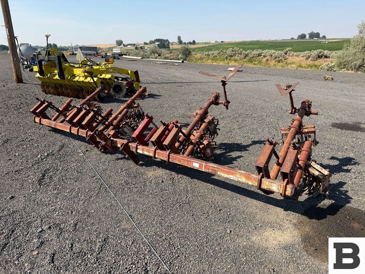 15'-lilliston-rolling-cultivator-toolbar-image-1