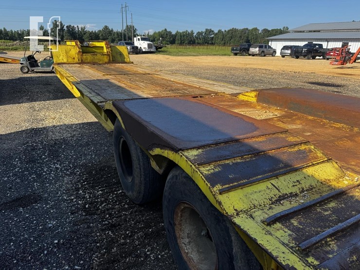 clark-trailer-lowboy-30'-image-7