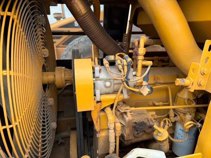caterpillar-953b-image-25