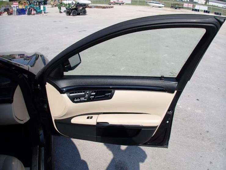 2012-mercedes-benz-s350-bluetec-4matic-awd-sedan-w-image-39
