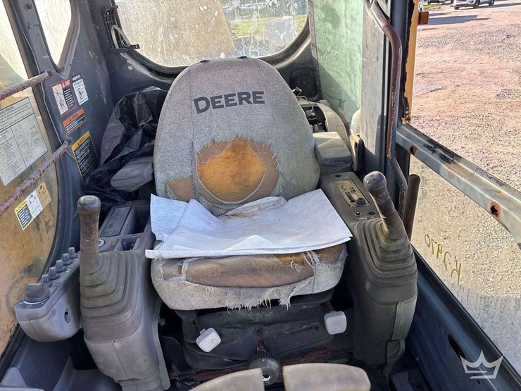deere-330c-lc-image-19
