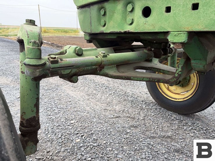 john-deere-3010-image-17