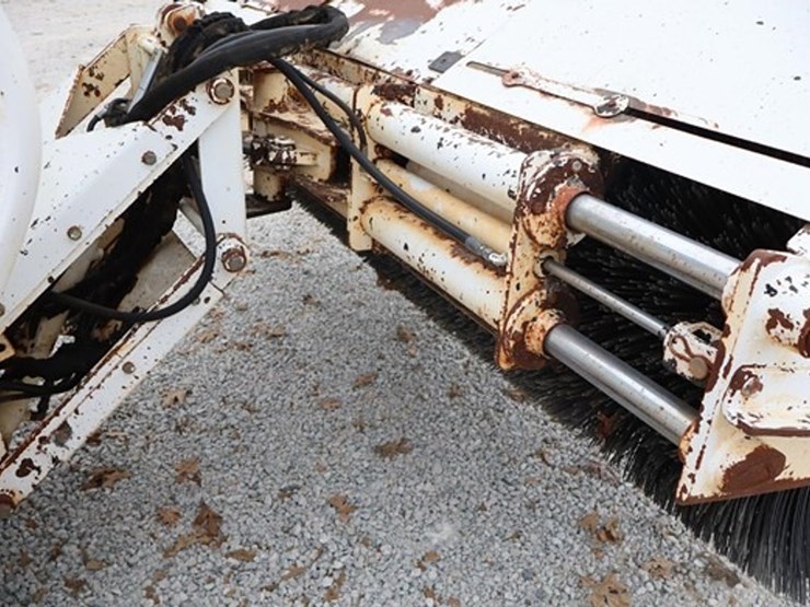 2011-roadtec-fb85-image-11