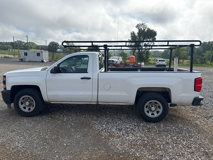#1002-•-2015-chevrolet-silverado-pickup-truck-image-8