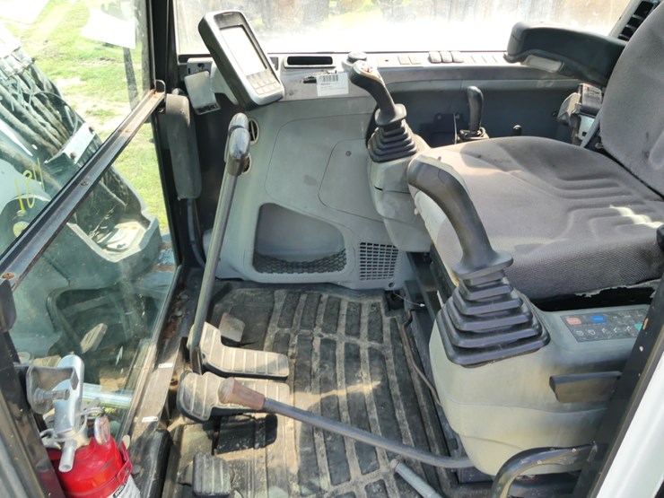 2013-bobcat-e85-image-14