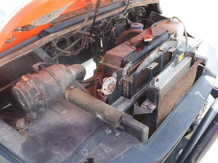 2020-kubota-rtvx1140-image-24