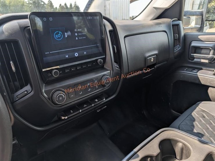 2017-chevrolet-silverado-3500-image-14
