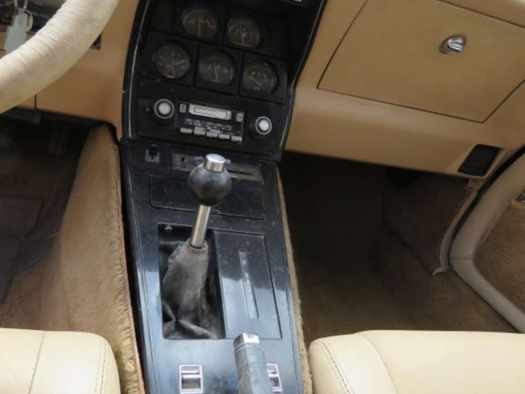 1979-chevrolet-l-82-corvette-t-top-coupe-image-17
