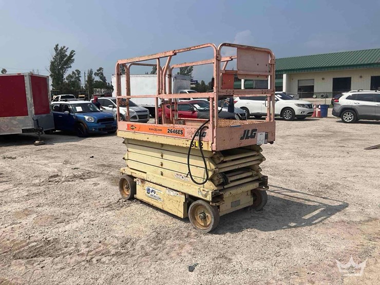 2000-jlg-2646e2-image-2