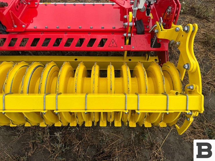 2025-pottinger-lion-4030-master-rotary-harrow-image-21