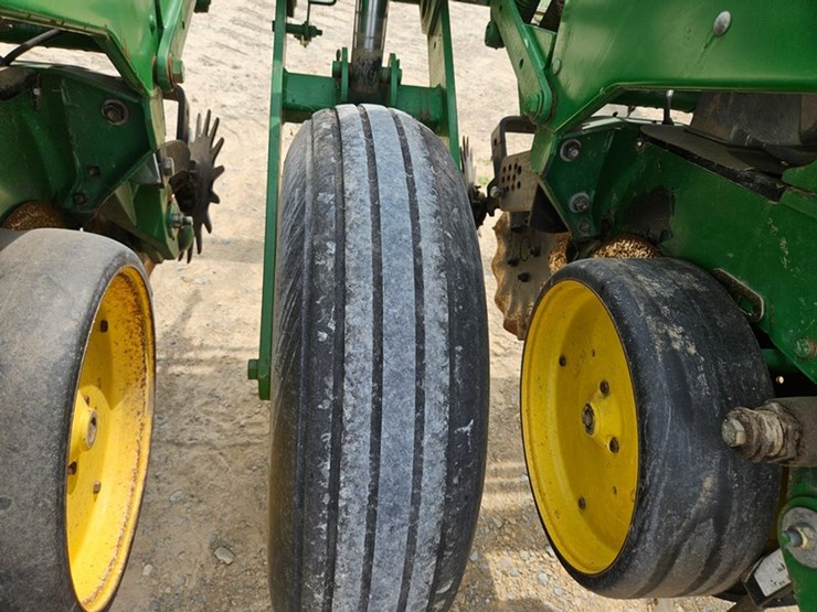 john-deere-7200-image-52