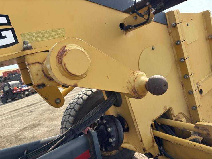 2009-deere-772g-image-22