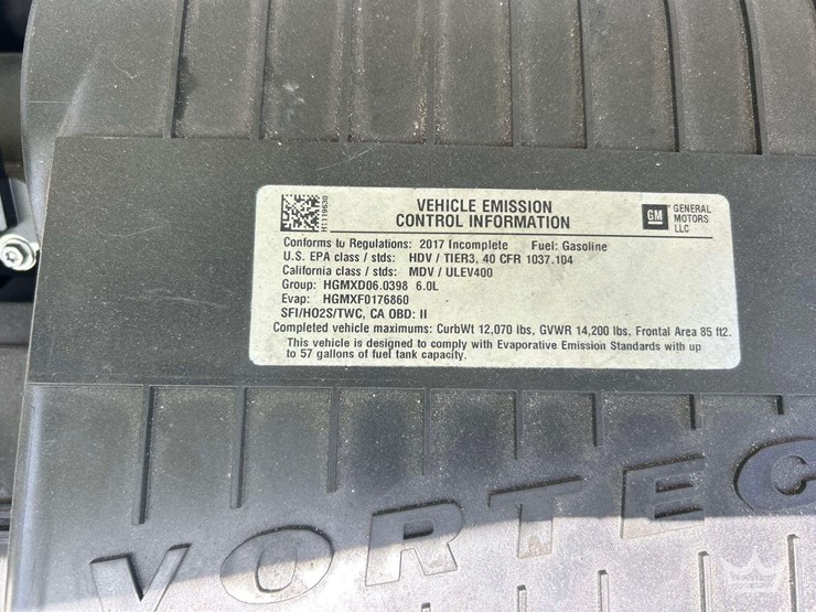 2017-chevrolet-express-3500-image-19