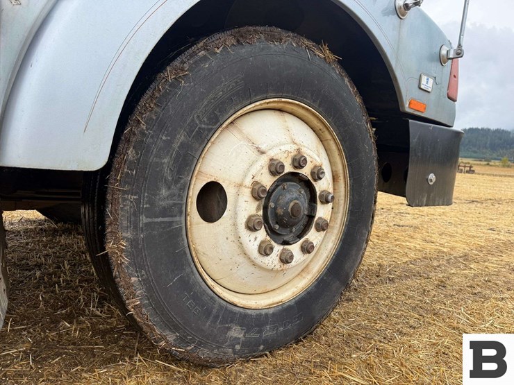 1991-volvo-gm-integral-sleeper-tractor-truck-image-59