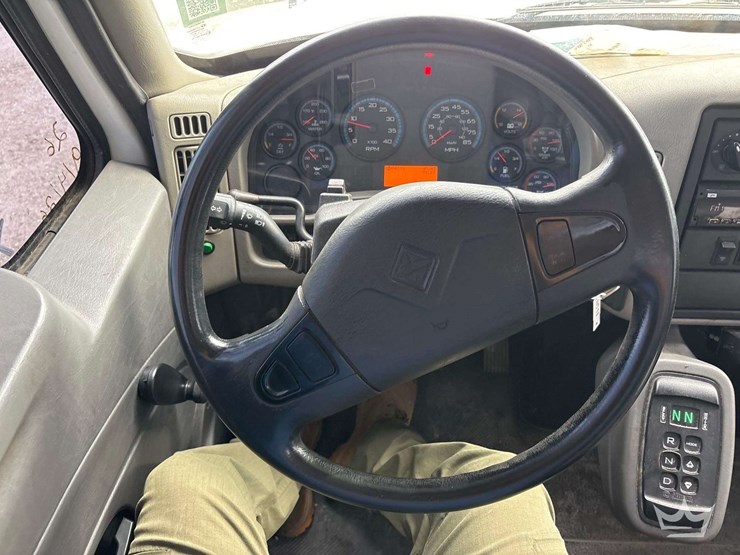 2018-international-durastar-4300-image-13