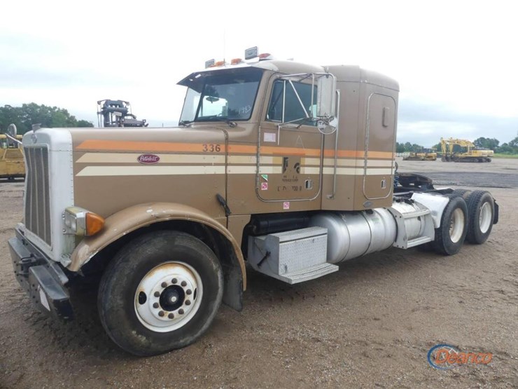 1999-peterbilt-379-image-21