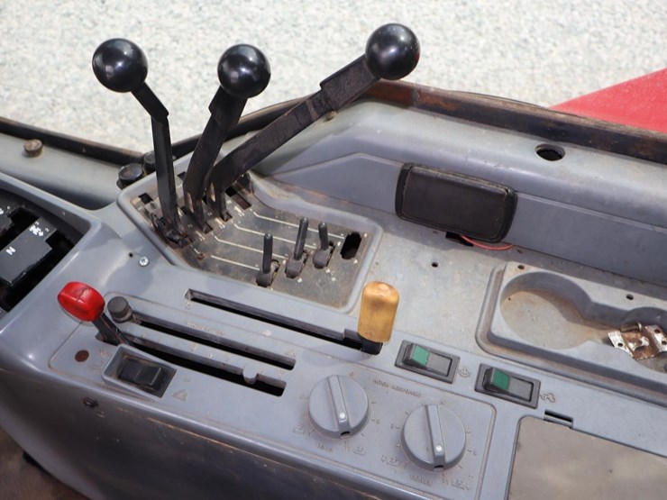 1990-case-ih-7140-image-28