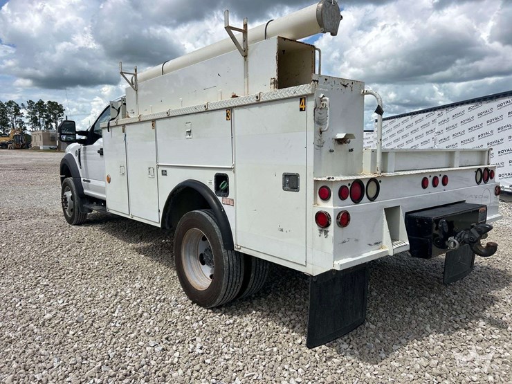 2019-ford-f550-image-4