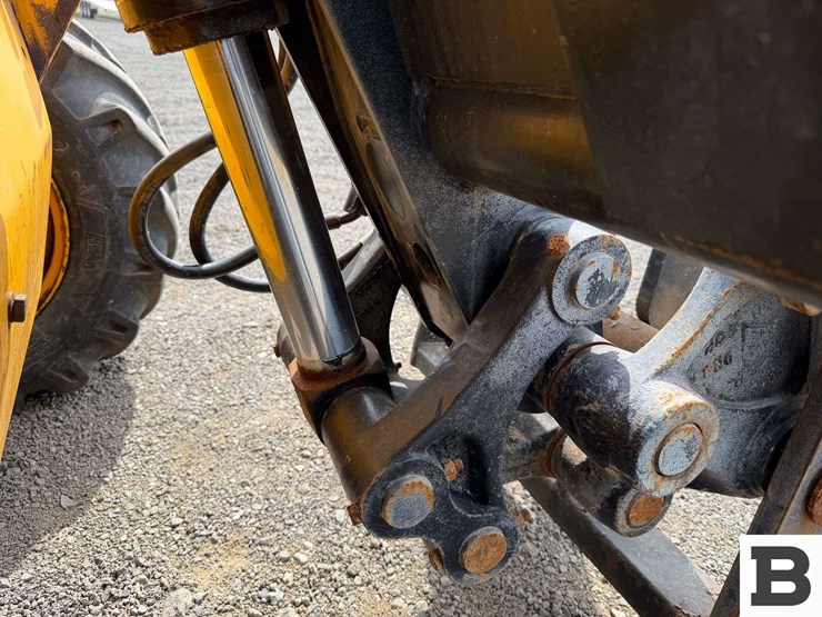 jcb-520-image-27