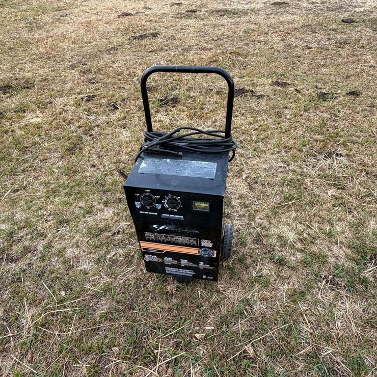 Schumacher Electric 12v Battery Charger - Ellensburg, WA